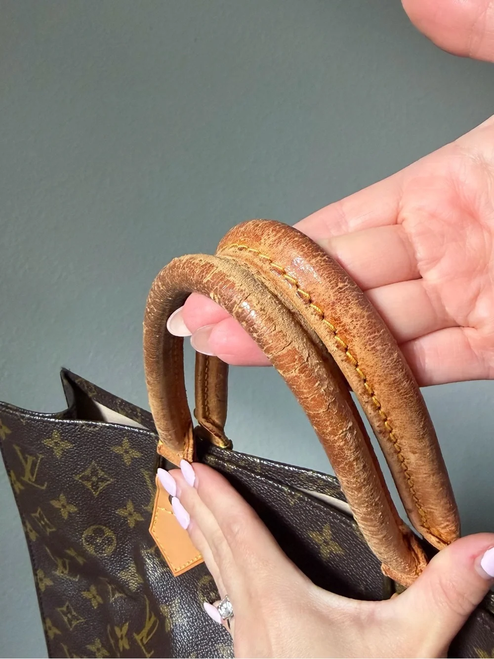 Louis Vuitton sac plat -vintage. Coa included